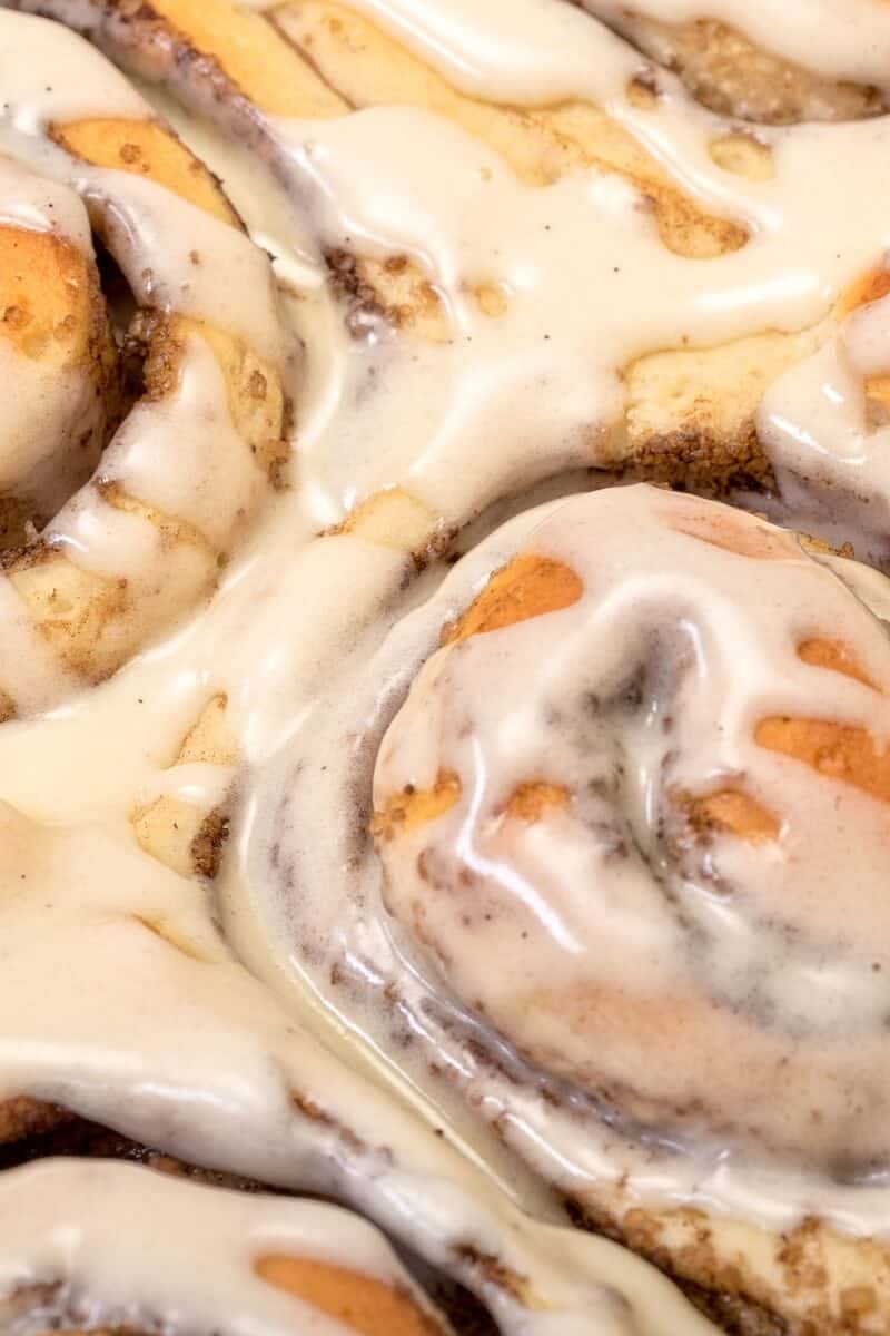 frosted-cinnamon-rolls