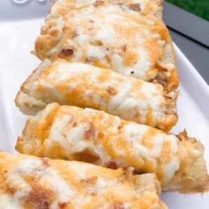 Cheesy bacon bread slices.