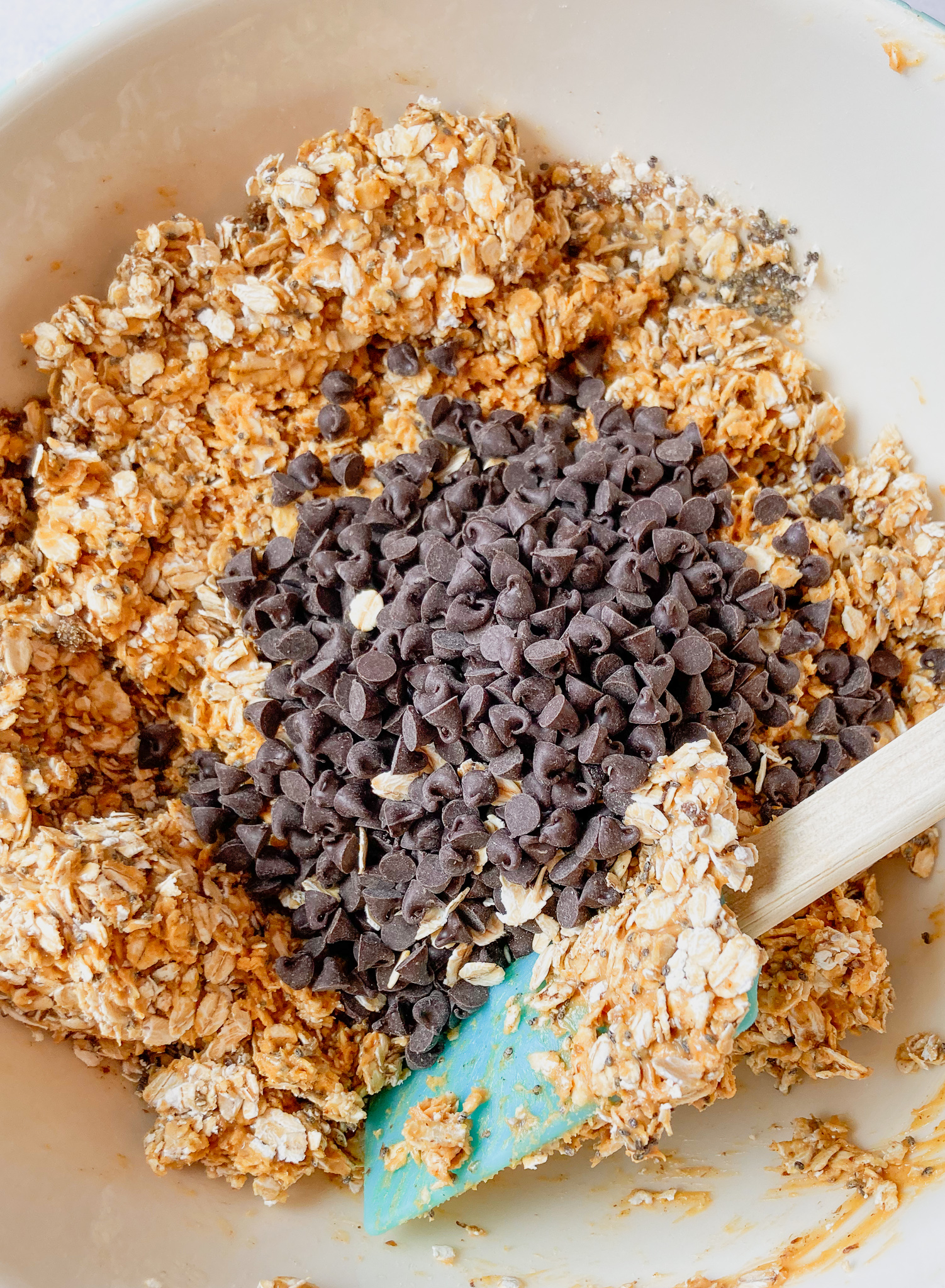 Chocolate chips in peanut butter oatmeal balls.