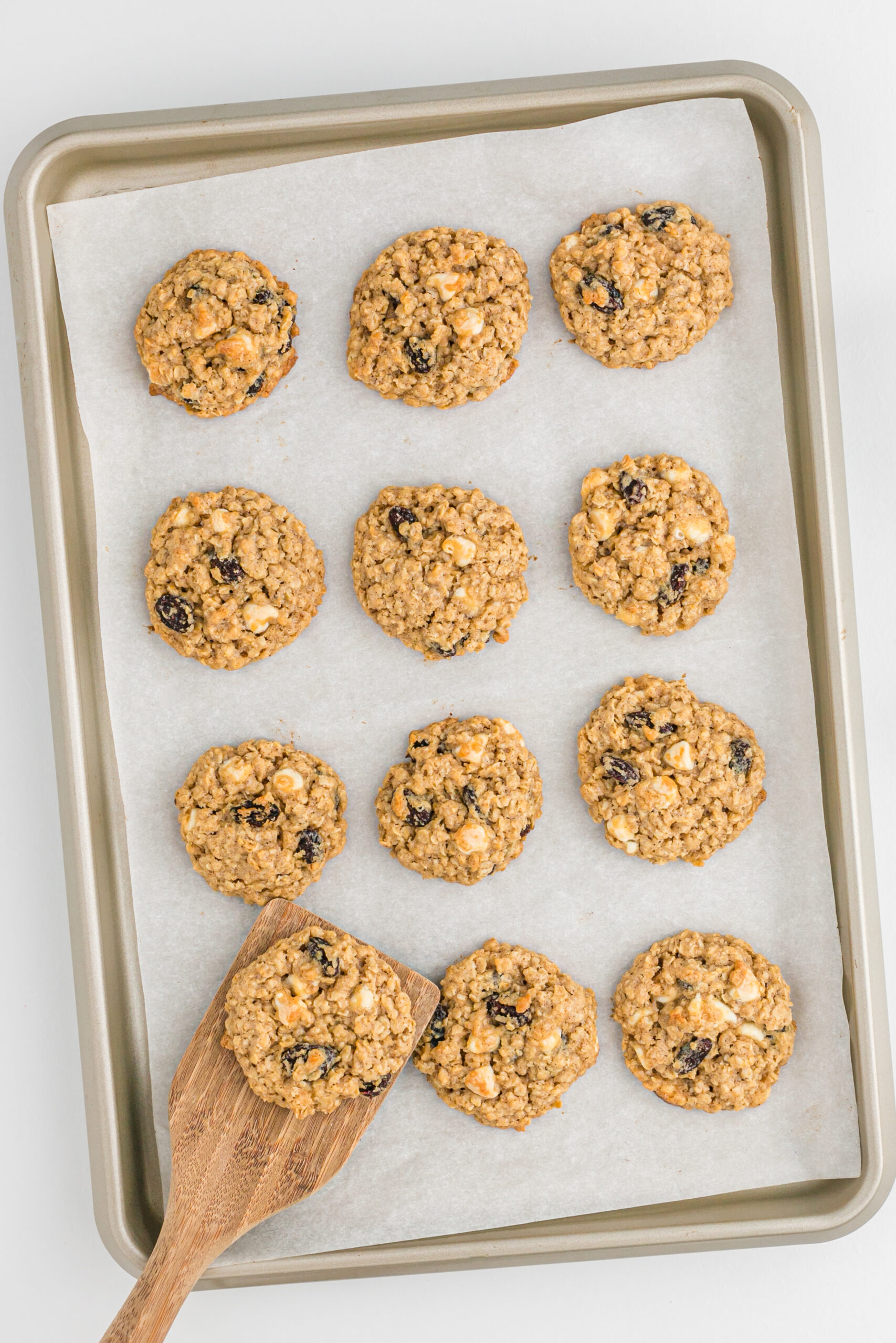 spiced pumpkin oatmeal cookies