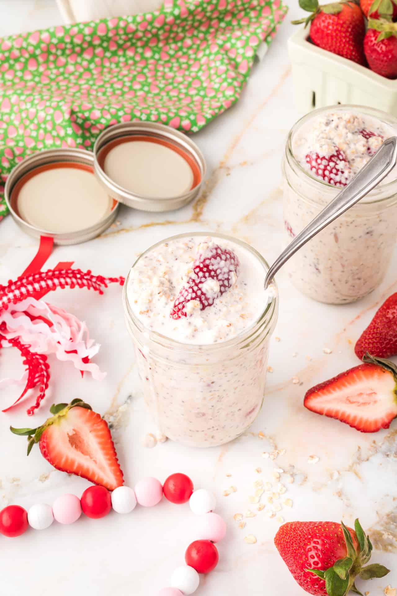 strawberry overnight oats