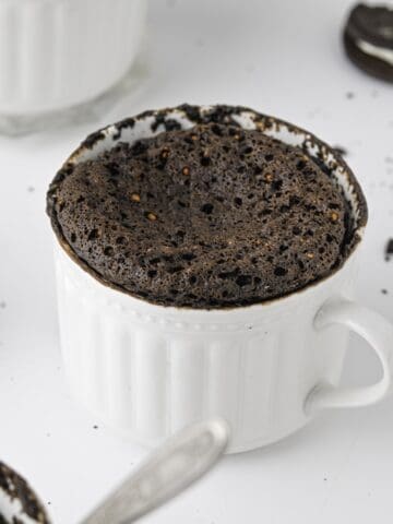 An oreo cake baked in a coffee mug.