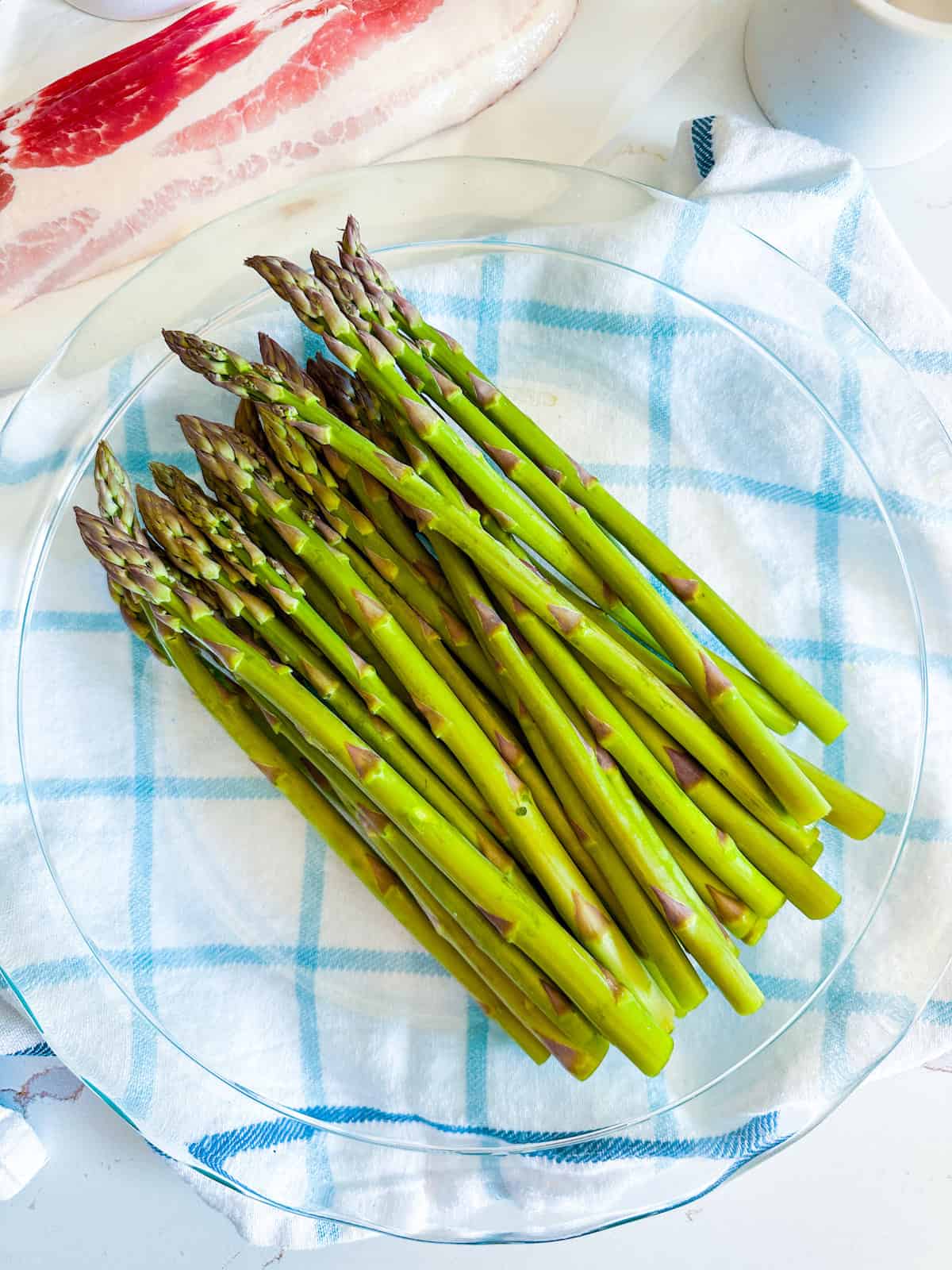 A bundle of washed and dried asparagus.