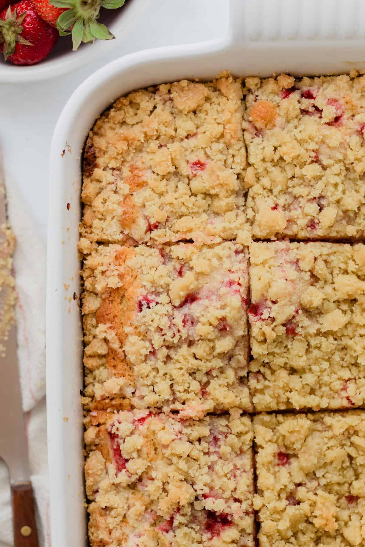 Baked strawberry cake with crumb topping.